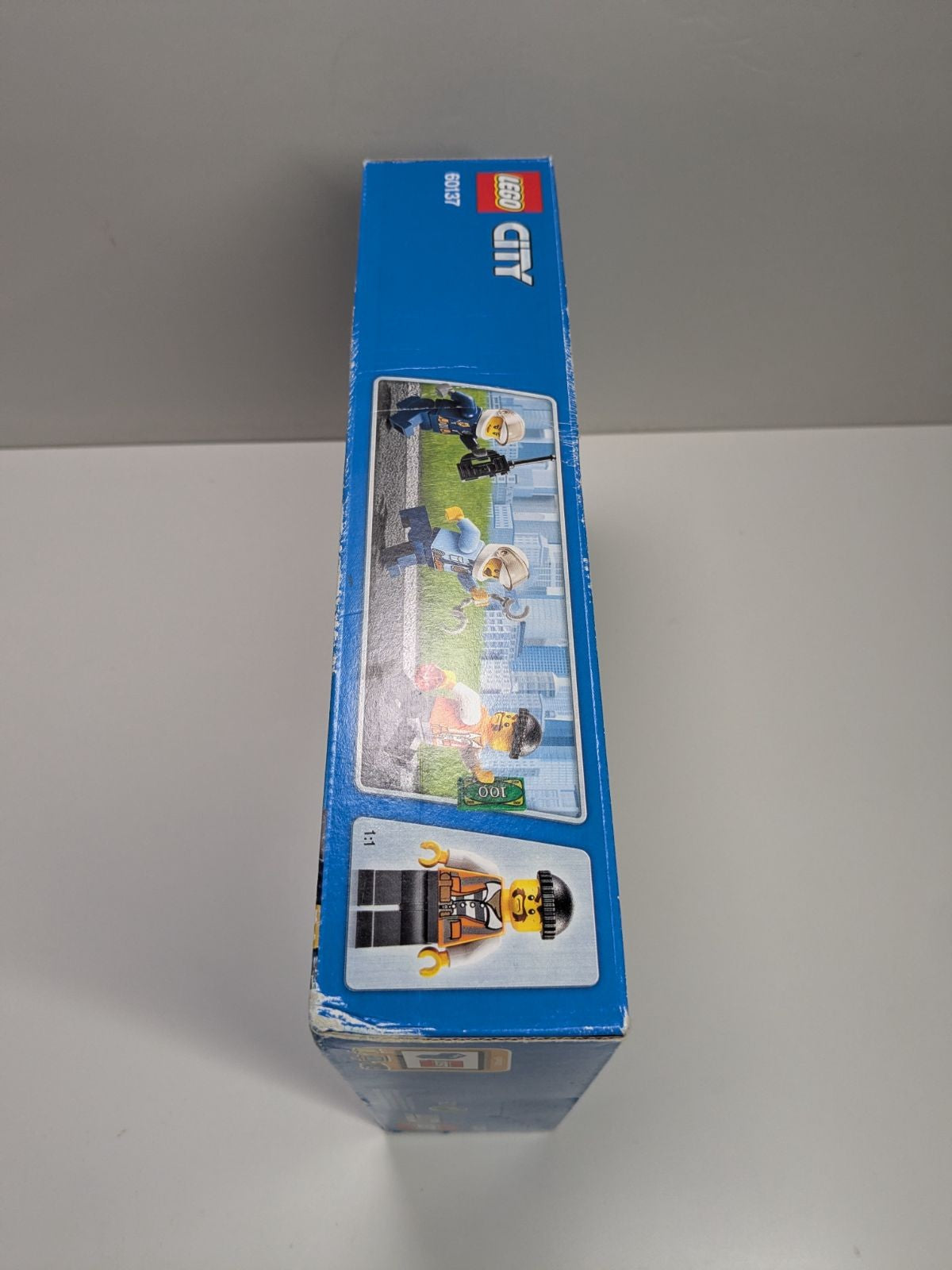 LEGO City: Tow Truck Trouble (60137) - New Sealed - alternate view