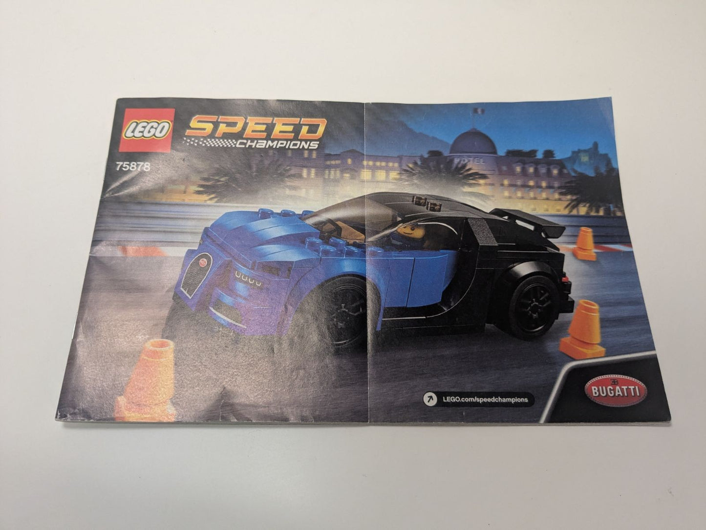 LEGO Speed Champions: Bugatti Chiron (75878) - Complete - contents