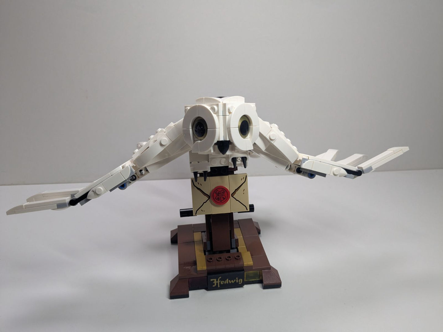 LEGO Harry Potter: Hedwig (75979) - Complete - alternate view