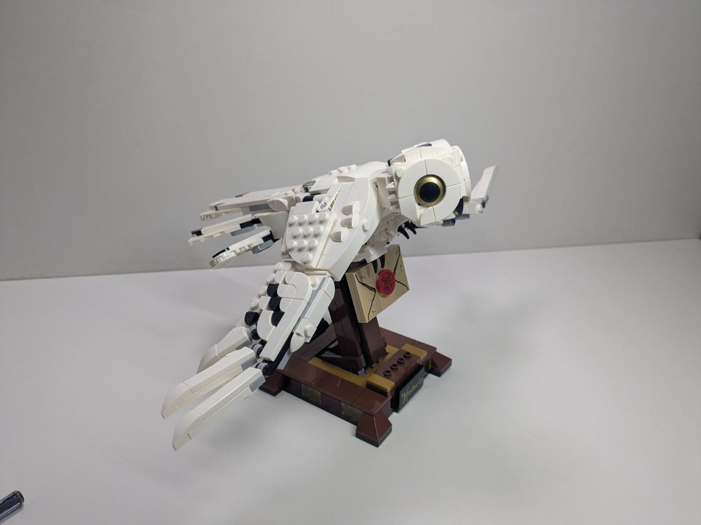 LEGO Harry Potter: Hedwig (75979) - Complete - close-up