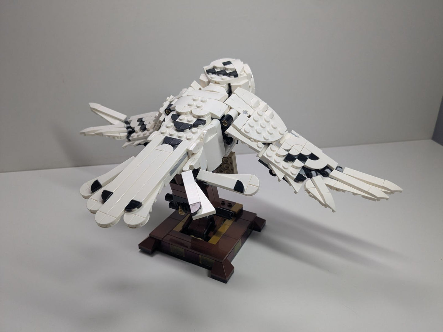 LEGO Harry Potter: Hedwig (75979) - Complete - rear view