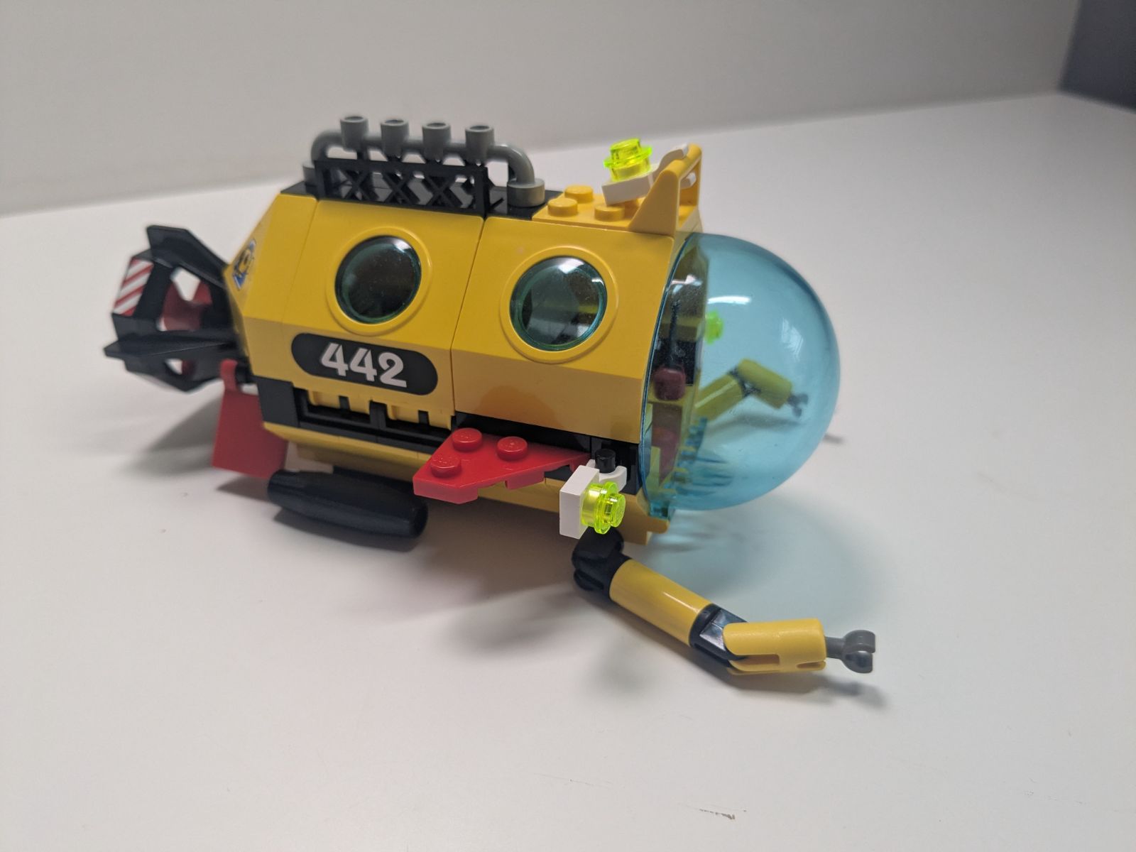 LEGO Town: Sting Ray Explorer (6442) - Complete - rear view