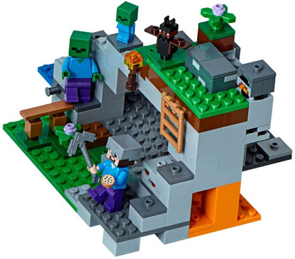 LEGO Minecraft: Minecraft 21141 The Zombie Cave (21141) - New Sealed - play features
