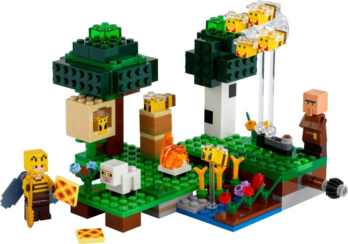 LEGO Minecraft: The Bee Farm (21165) - New Sealed - play features