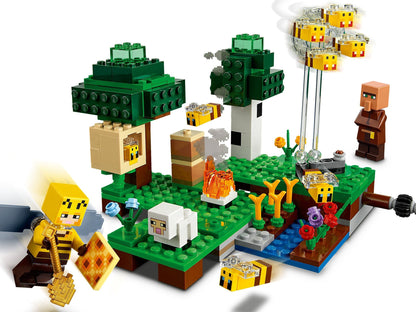 LEGO Minecraft: The Bee Farm (21165) - New Sealed - minifigures