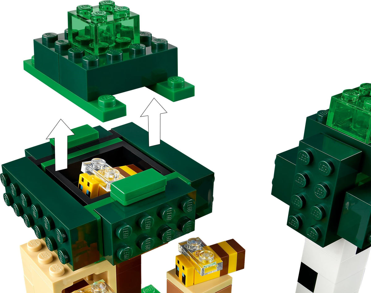 LEGO Minecraft: The Bee Farm (21165) - New Sealed - close-up