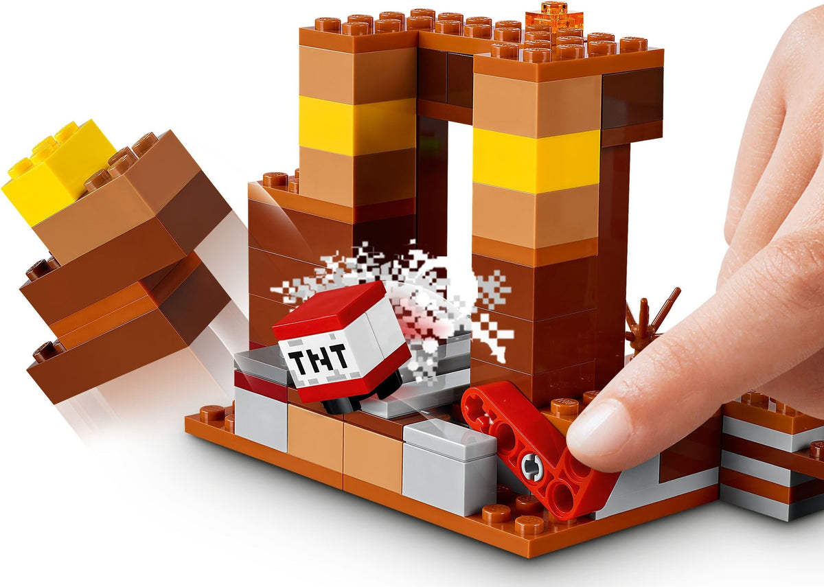 LEGO Minecraft: The Trading Post (21167) - New Sealed - close-up