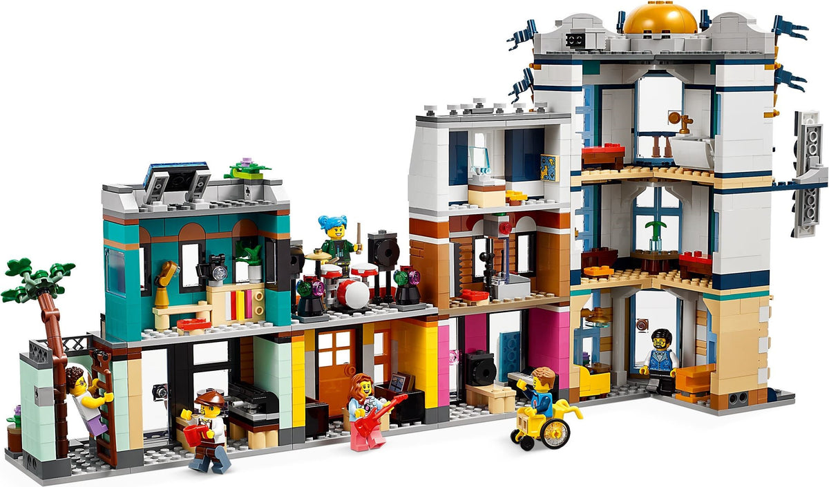 LEGO Creator: Main Street (31141) - New Sealed - minifigures