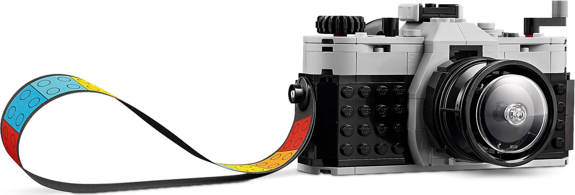 LEGO Creator: Creator 3in1 Retro Camera Toy to Video Camera to TV Set, Kids' Desk Decoration or Bedroom Accessories, Photography Gifts for Girls and Boys Aged 8 Plus Years Old Who Enjoy Creative Play 31147 (31147) - New Sealed - built set