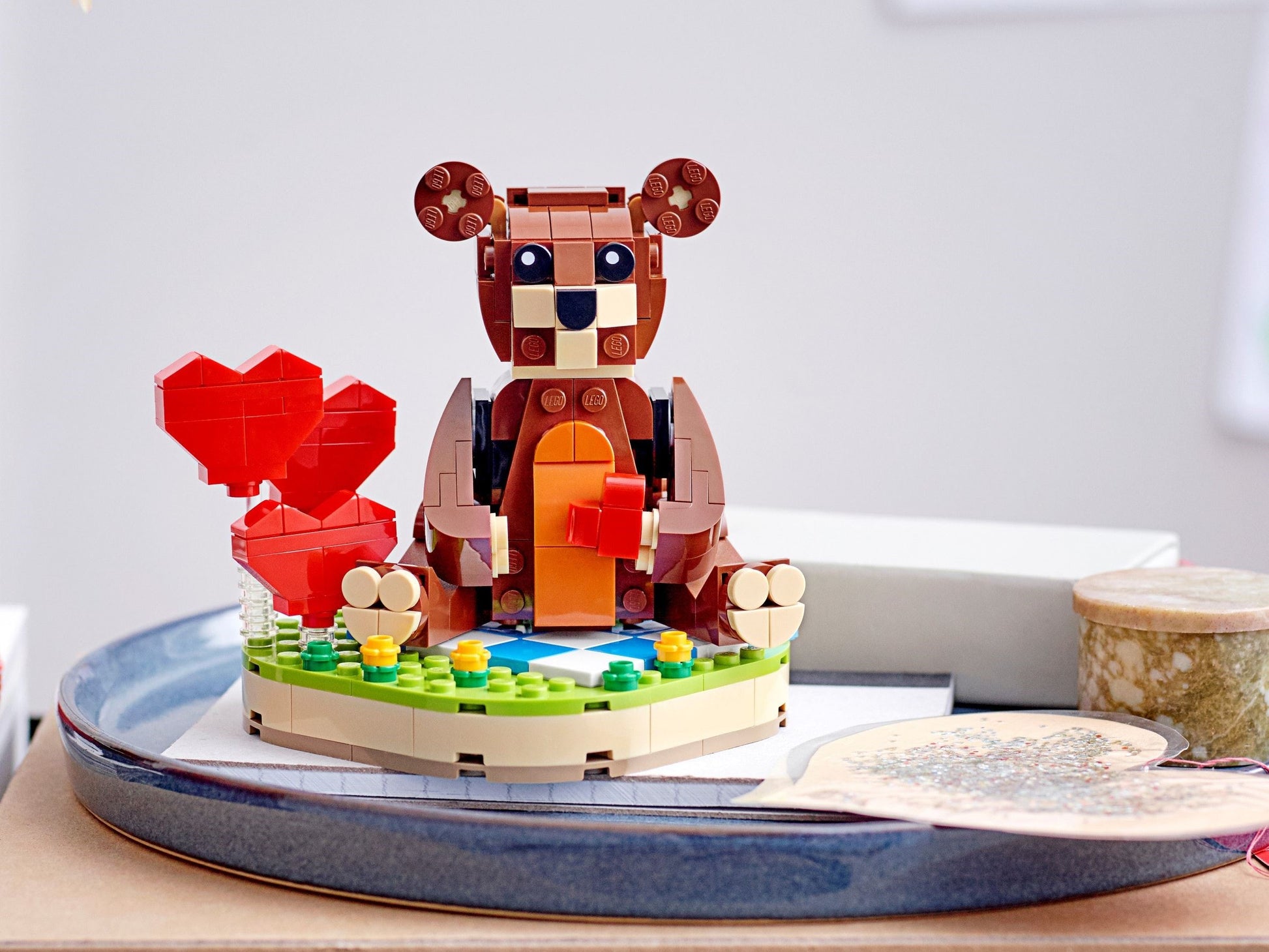 LEGO Seasonal: Valentine's Brown Bear (40462) - New Sealed - close-up