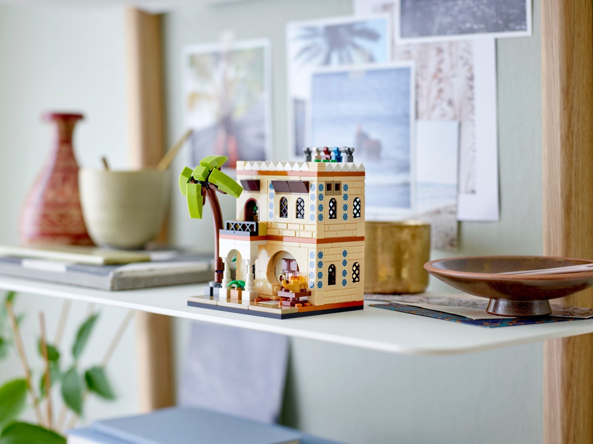 LEGO Promotional: Houses of the World 2 (40590) - New Sealed - minifigures