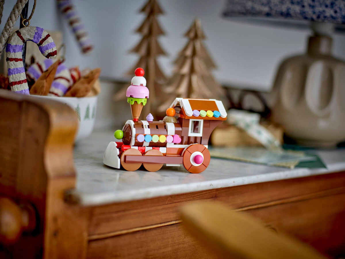 LEGO Seasonal: Celebration Series: Gingerbread Train Ornament (40777)