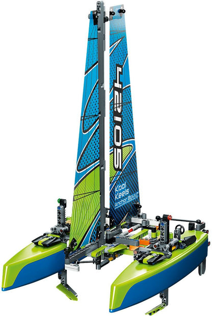 LEGO Technic: Catamaran (42105) - New Sealed - minifigures