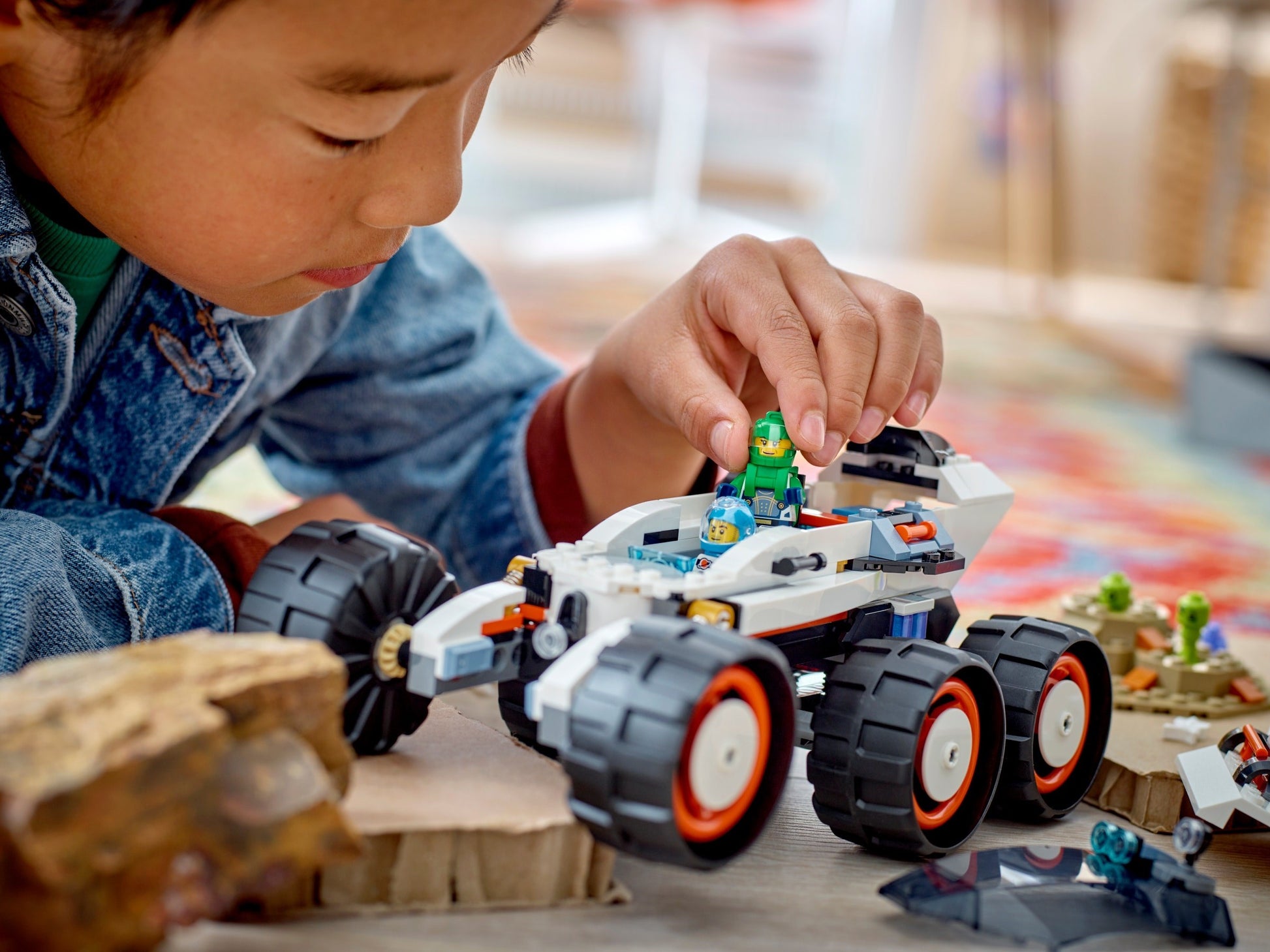 LEGO City: City Space Explorer Rover and Alien Life Building Toys Set for 6 Plus Year Old Boys, Girls & Kids with Astronaut Minifigures, Toy Robot and Alien Figures for Imaginative Play, Birthday Gift 60431 (60431) - New Sealed - rear view