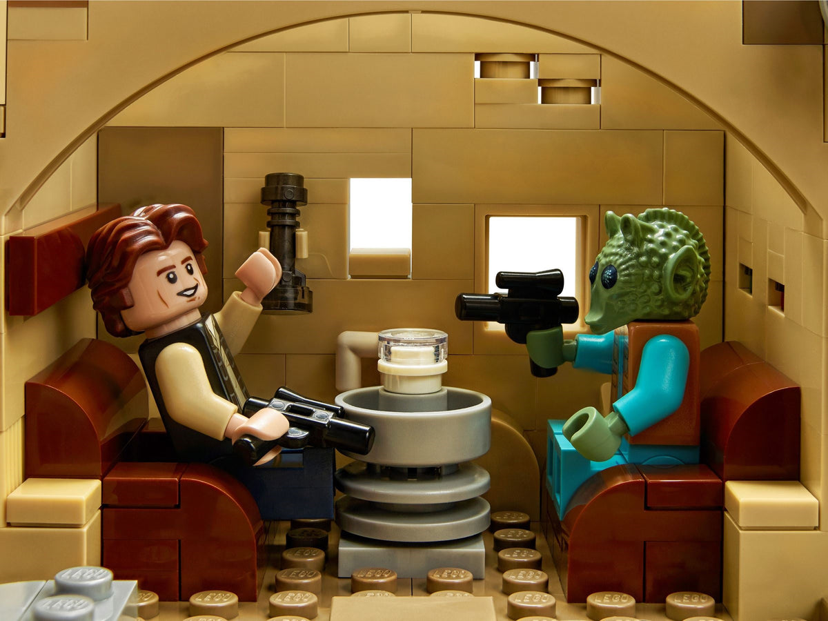 LEGO Star Wars: Star Wars Master Builder Series Mos Eisley Cantina (75290) - New Sealed - set details