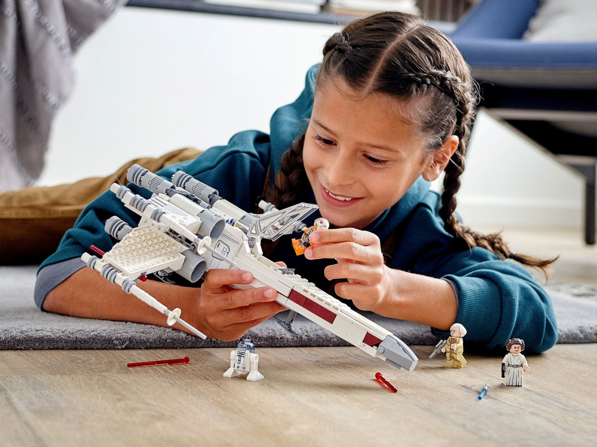 LEGO Star Wars: Luke Skywalker's X-Wing Fighter (75301) - Complete - set details