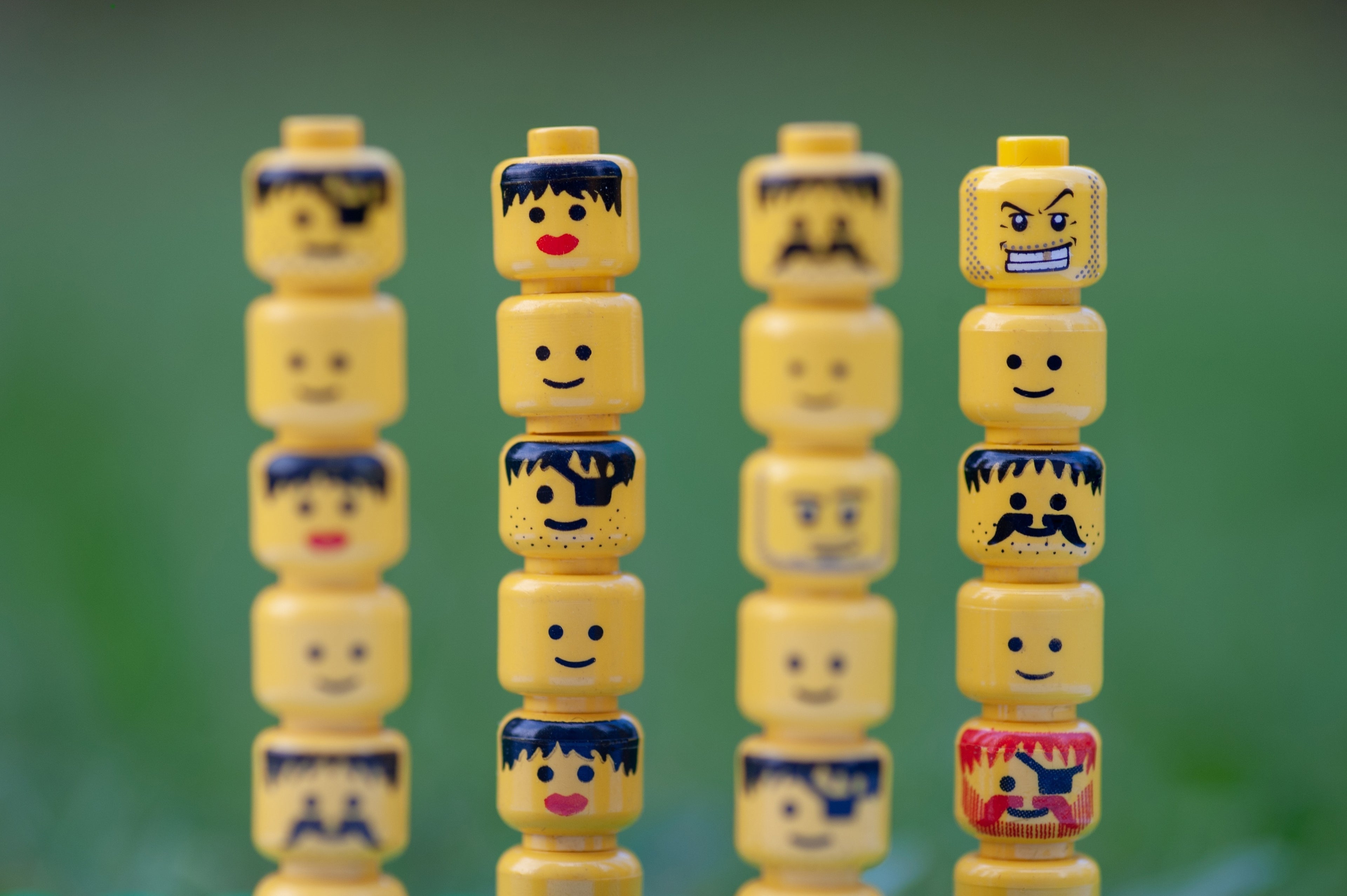 LEGO minifigure heads - Hadley Bricks hero