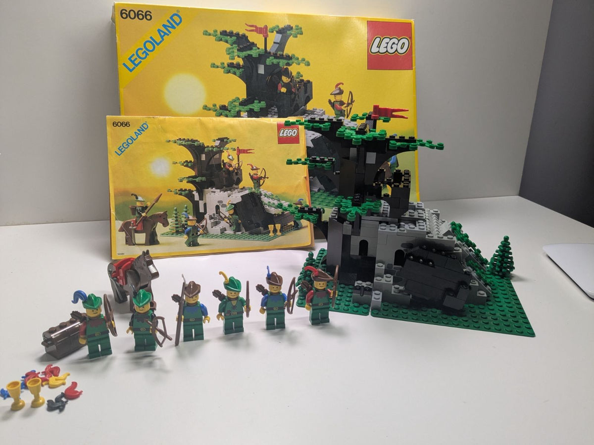 LEGO Castle: Camouflaged Outpost (6066) - Almost Complete - box front