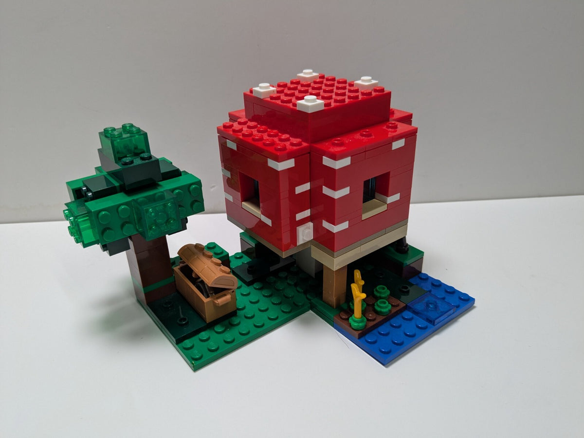 LEGO Minecraft: The Mushroom House (21179) - Complete - alternate view