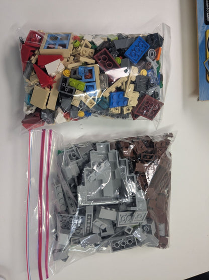 LEGO Creator: Mountain Hut (31025) - Complete - rear view