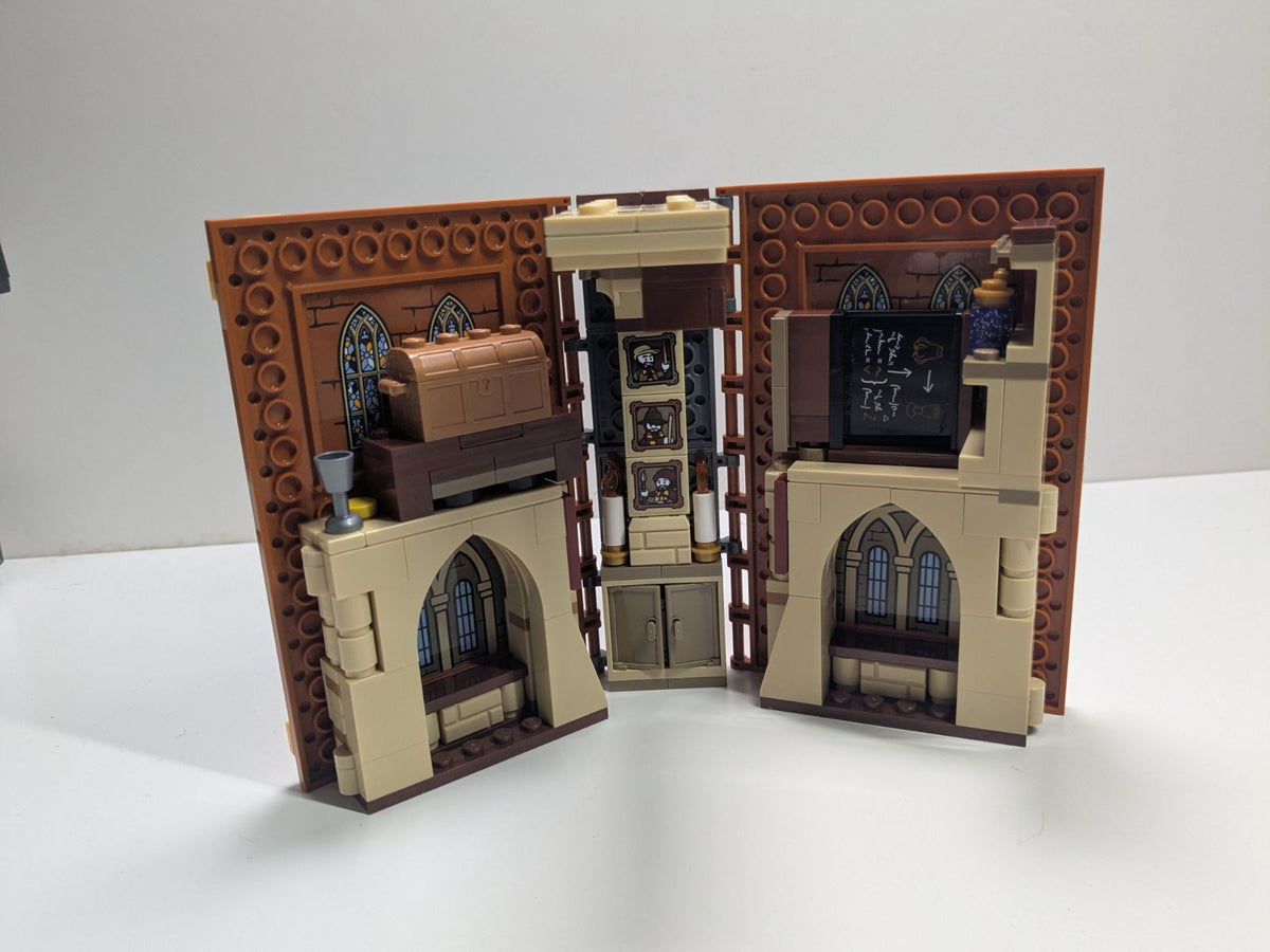 LEGO Harry Potter: Hogwarts Moment: Transfiguration Class (76382) - Complete - set details