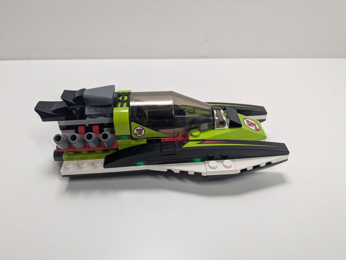 LEGO City: Race Boat (60114) - Complete - close-up