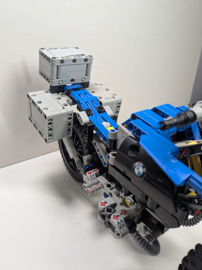 LEGO Technic: BMW R 1200 GS Adventure (42063) - Complete - close-up