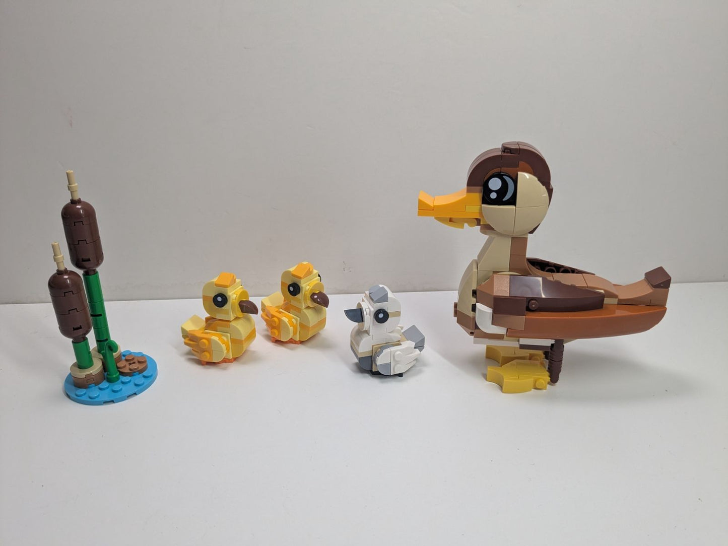 LEGO Creator: Duck Family (40885) - Complete - built set