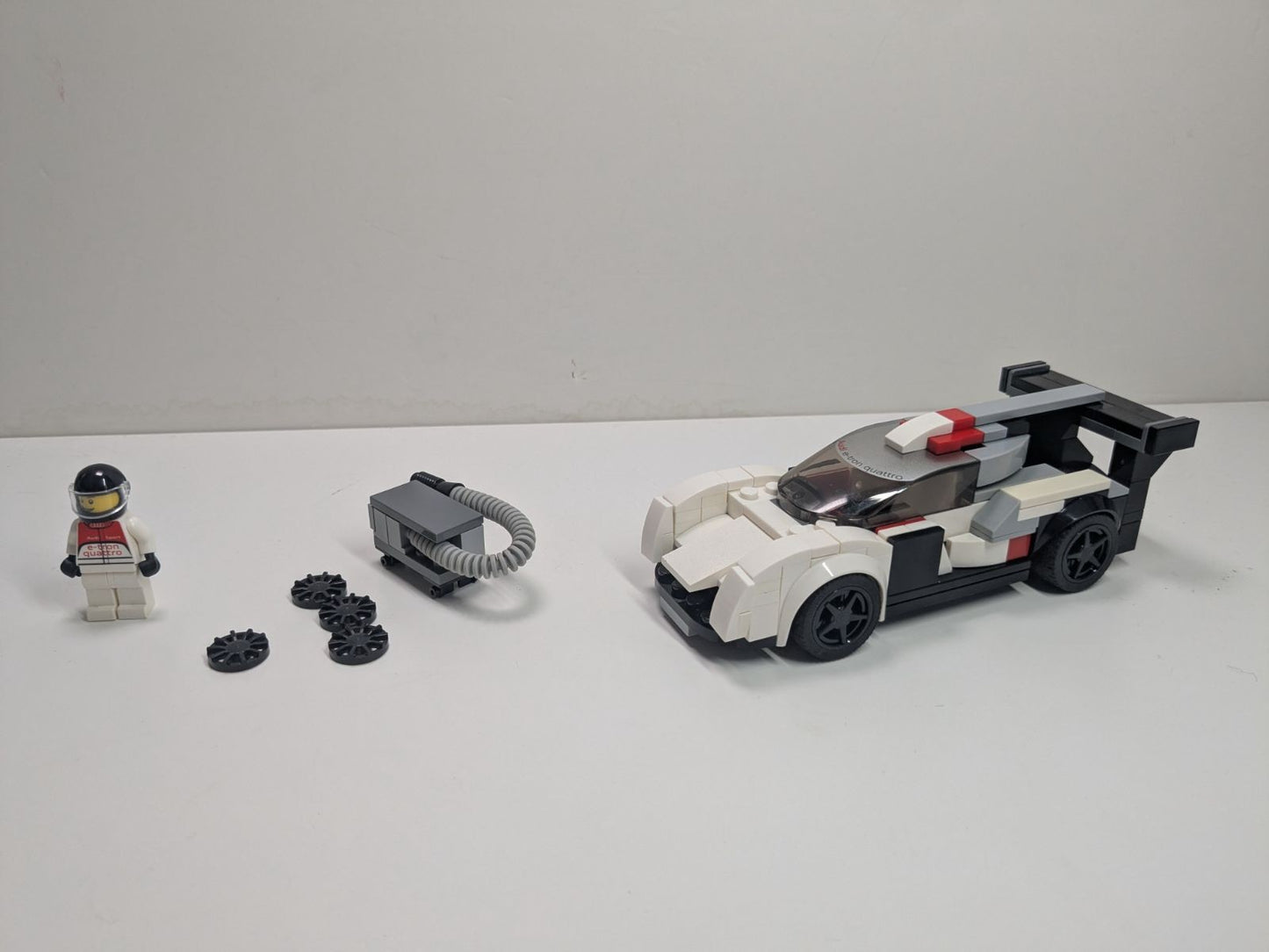 LEGO Speed Champions: Audi R18 e-tron quattro (75872) - Complete - built set