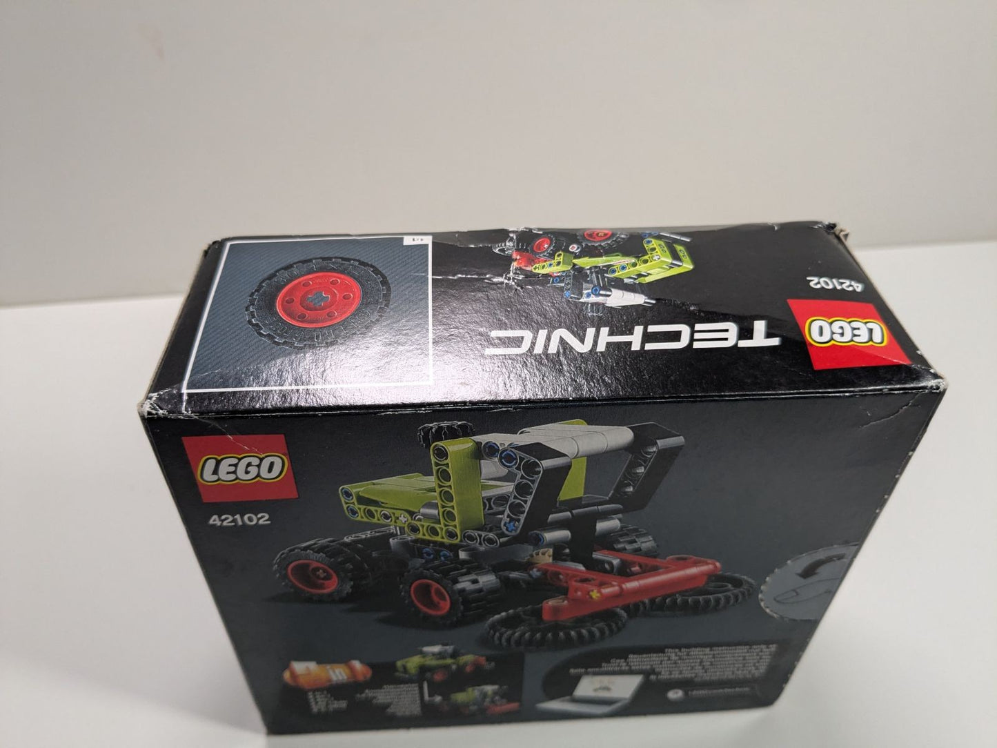 LEGO Technic: 42102 Technic Mini CLAAS XERION Tractor to Harvester, 2in1 Building Set, Heavy Duty Vehicles Collection (42102) - New Sealed - minifigures