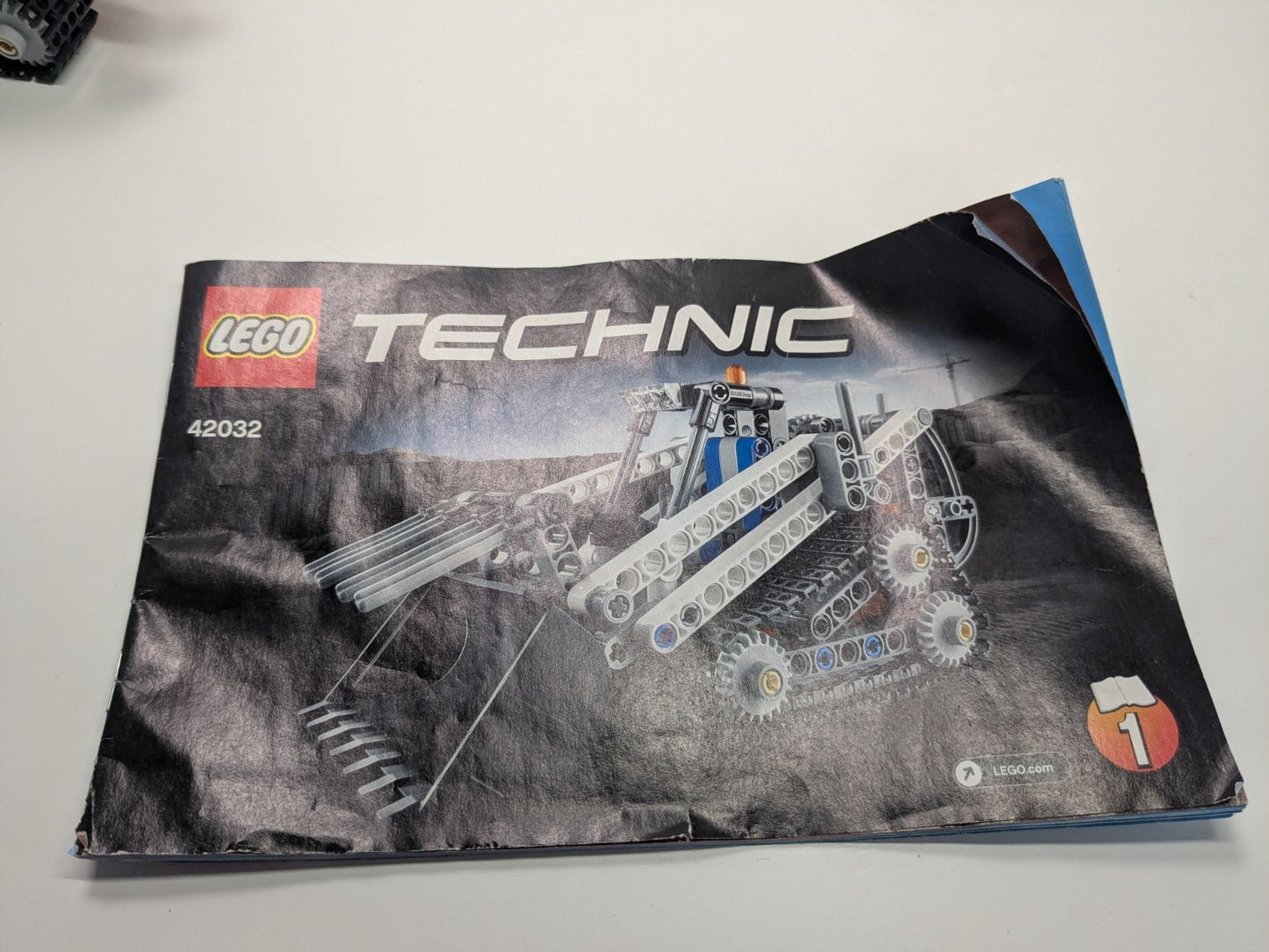 LEGO Technic: Compact Tracked Loader (42032) - Complete - play features