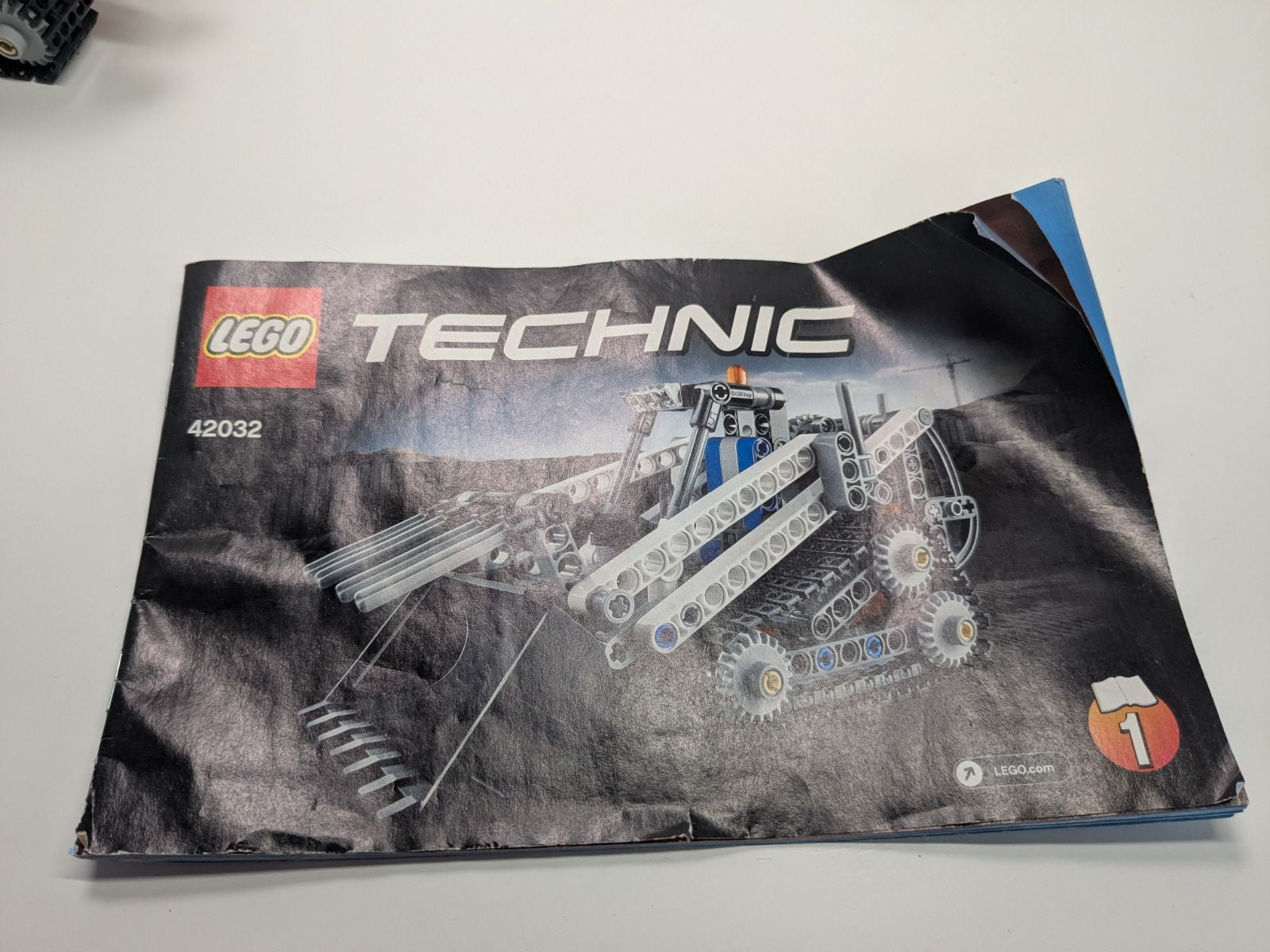 LEGO Technic: Compact Tracked Loader (42032) - Complete - play features