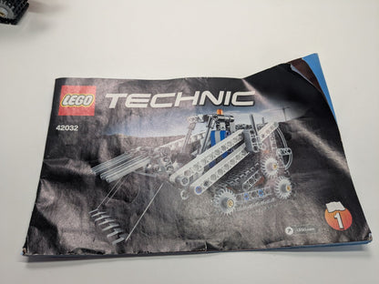 LEGO Technic: Compact Tracked Loader (42032) - Complete - play features