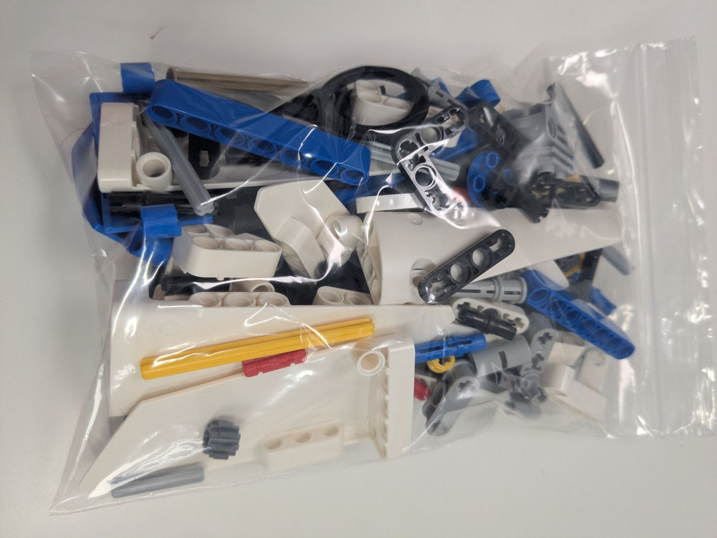 LEGO Technic: Hydroplane Racer (42045) - Complete - built set