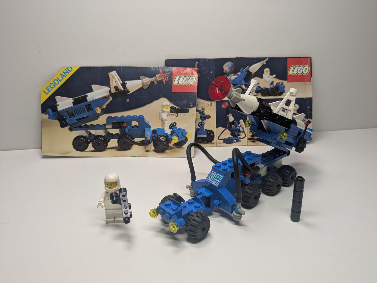 LEGO Space: Lunar Rocket Launcher (6881) - Complete - box front