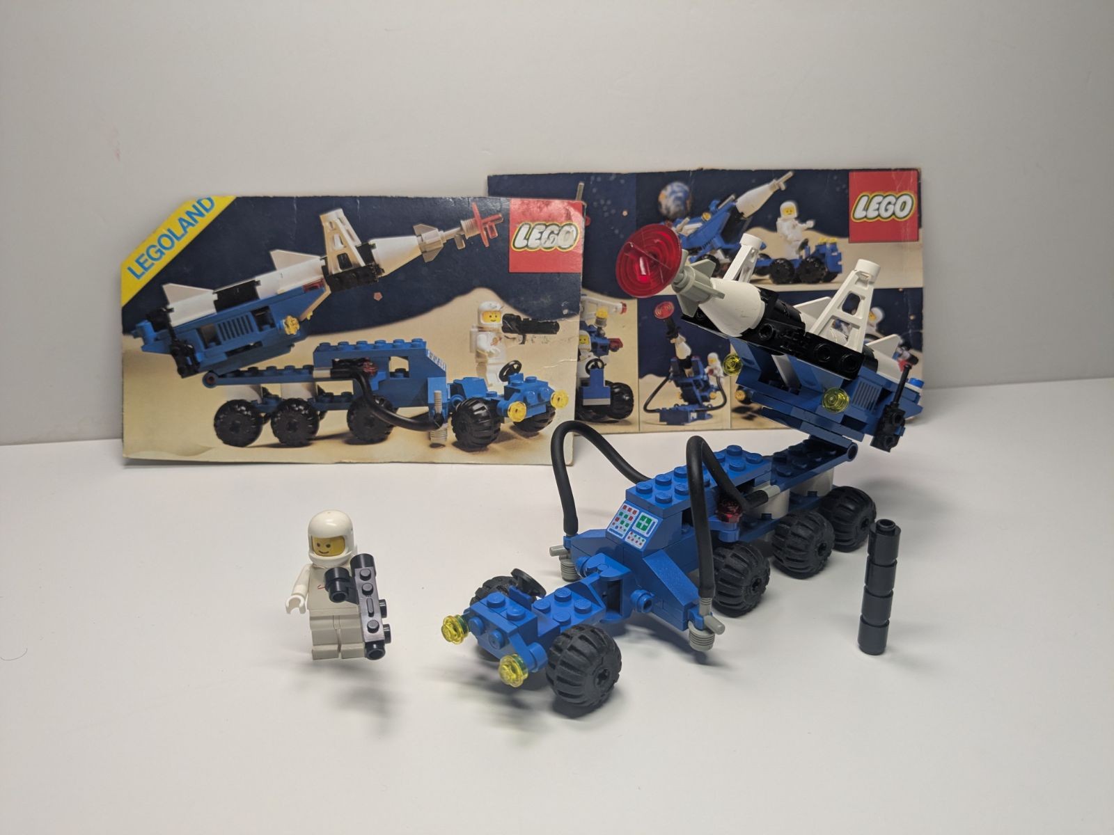LEGO Space: Lunar Rocket Launcher (6881) - Complete - box front