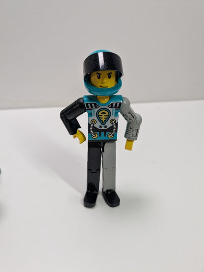 LEGO Technic: Blue Thunder vs. The Stinger (8233) - Complete