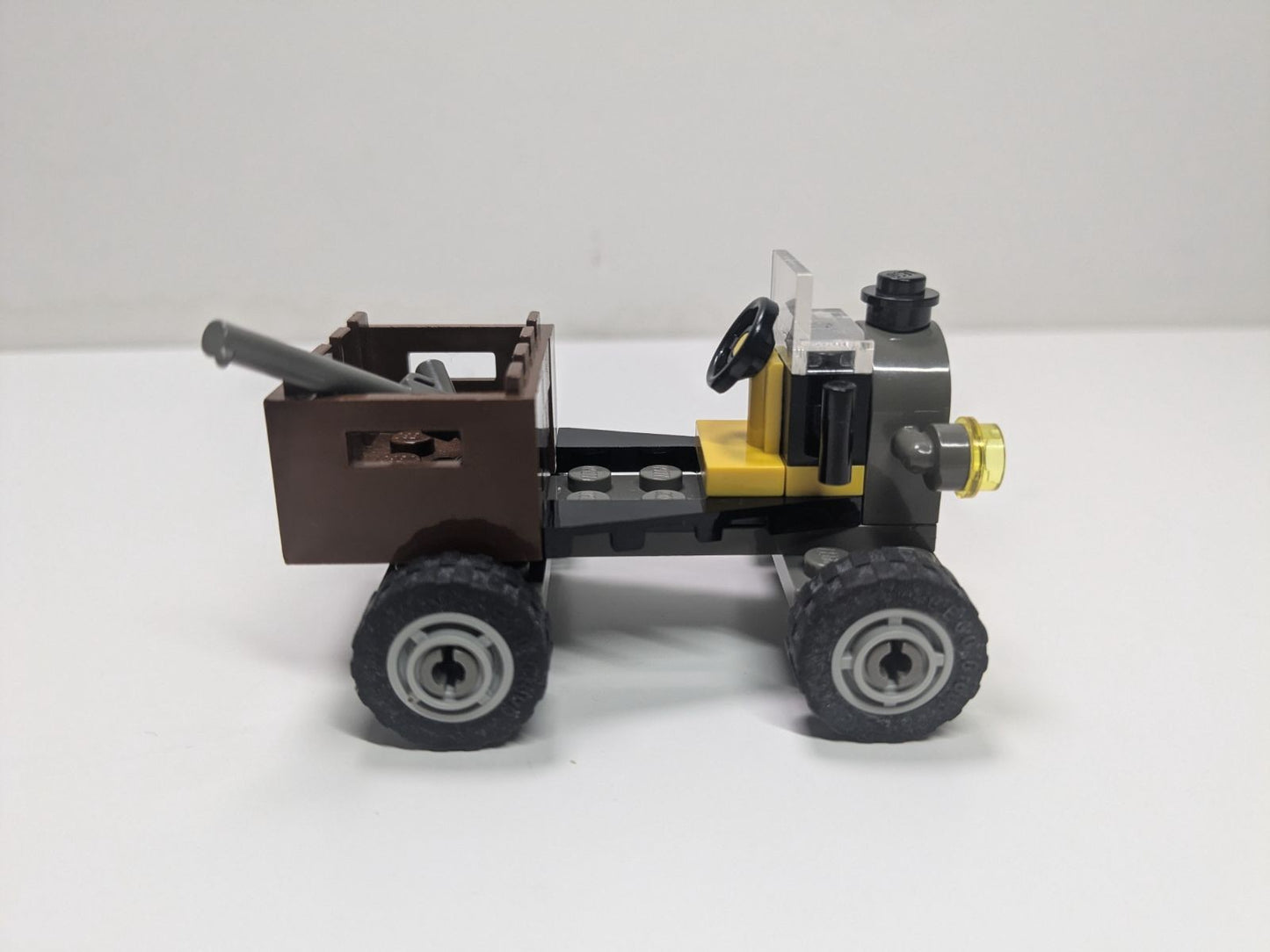 LEGO Adventurers: Black Cruiser (7424) - Complete - alternate view
