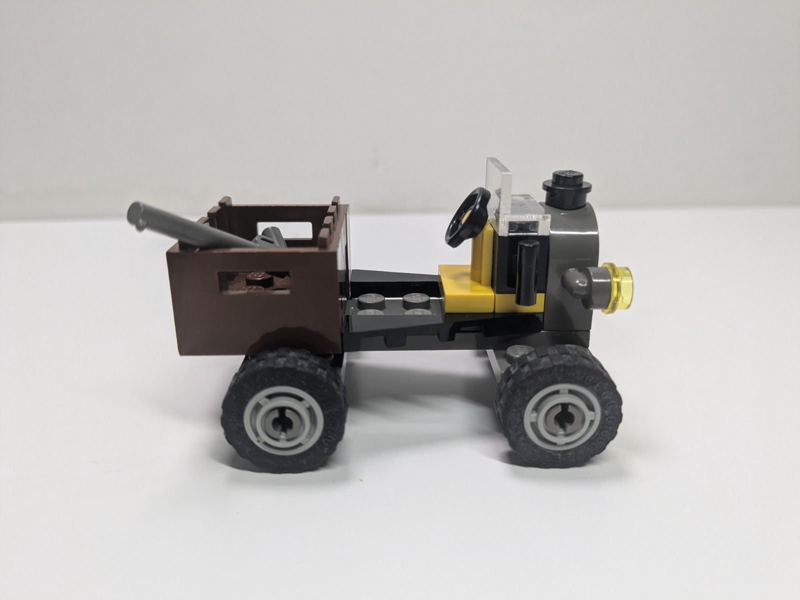 LEGO Adventurers: Black Cruiser (7424) - Complete - alternate view