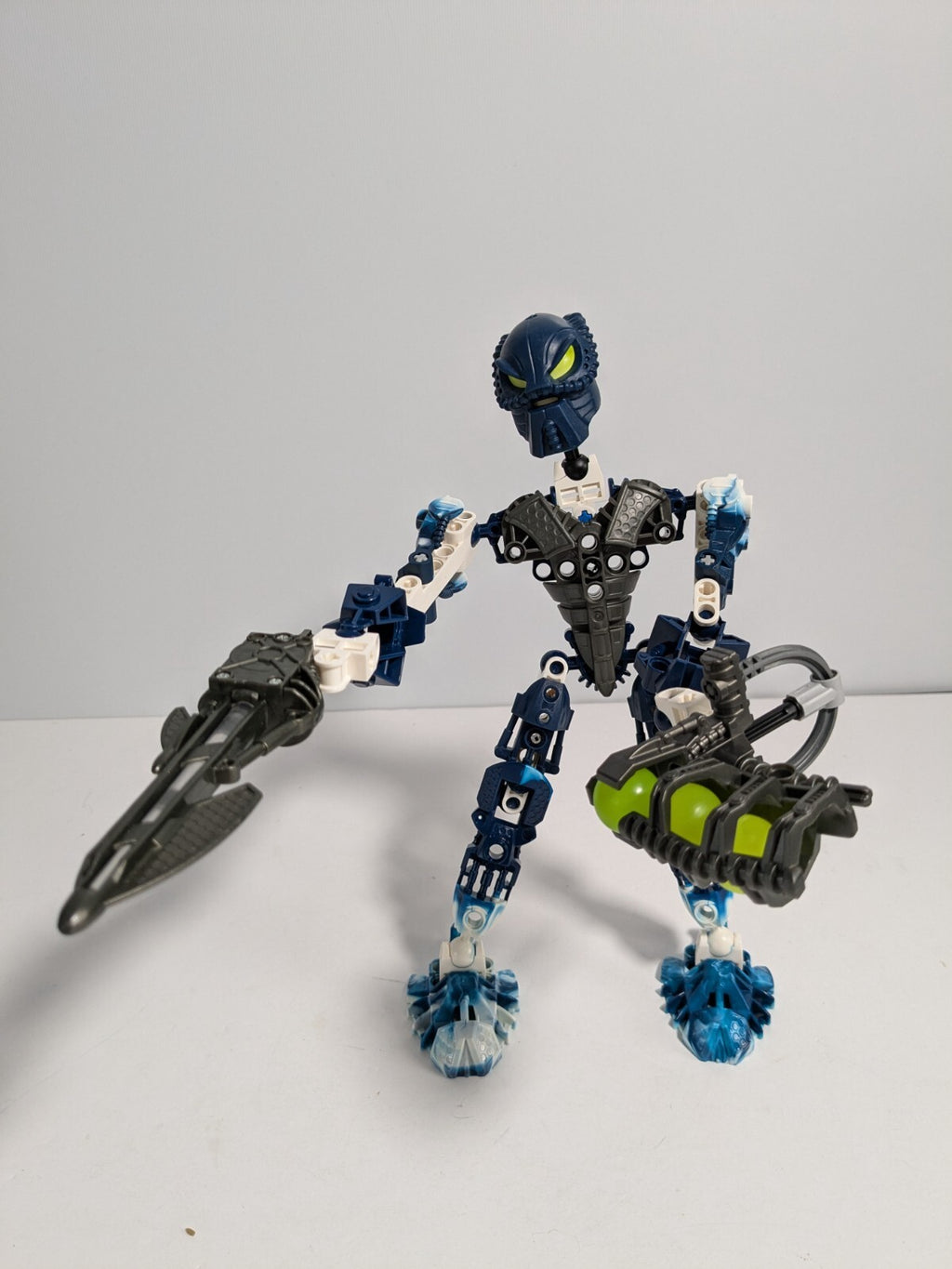 LEGO Bionicle: Toa Hahli (8728) - Complete - rear view