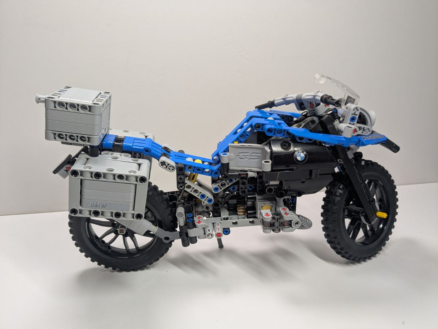 LEGO Technic: BMW R 1200 GS Adventure (42063) - Complete - rear view