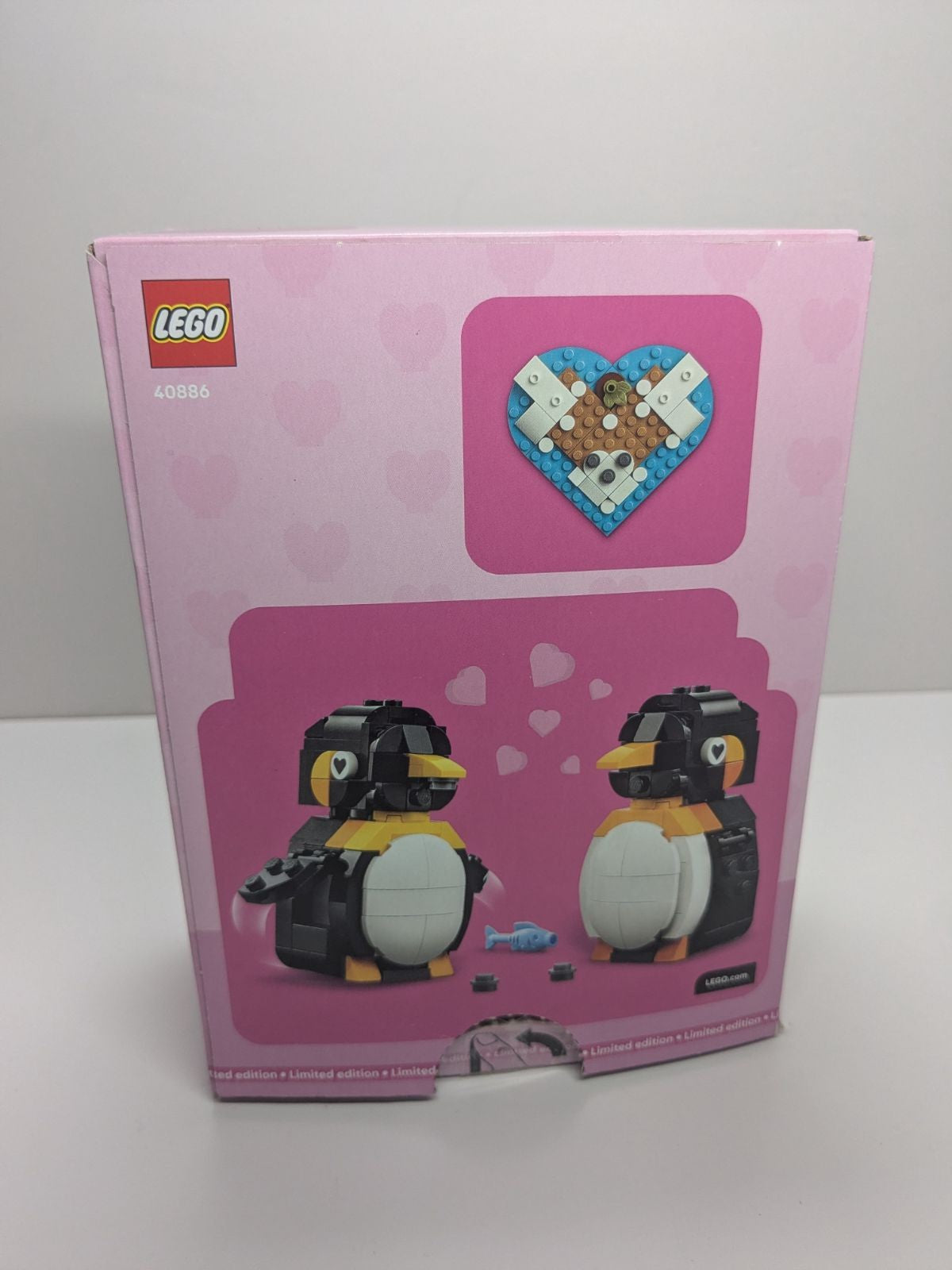 LEGO Seasonal: Penguins in Love Valentine's Day Building Kit, 278 Pieces, 40886, 8+ Years (40886) - New Sealed - minifigures