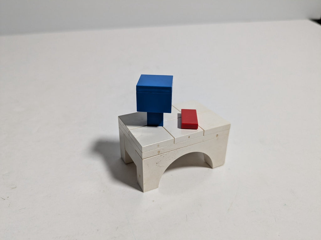 LEGO Homemaker: Baby's Cot and Cabinet (271) - Complete - alternate view