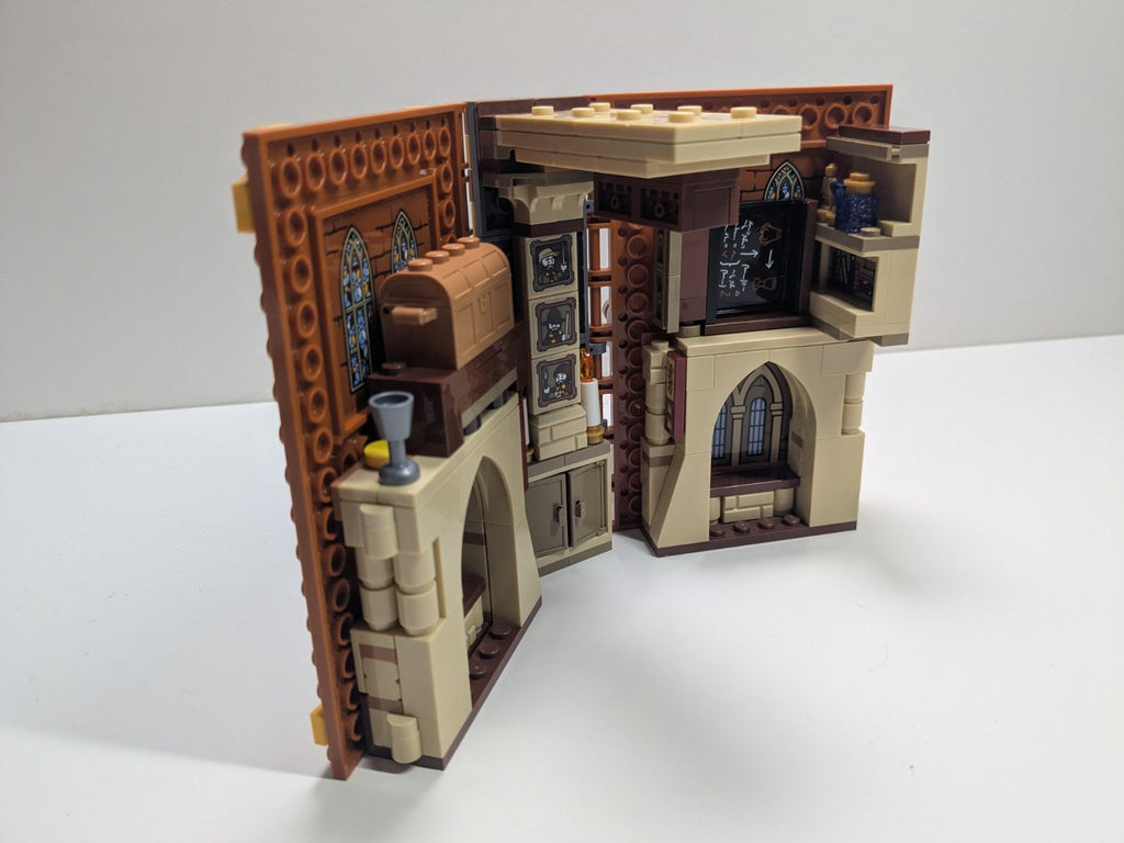 LEGO Harry Potter: Hogwarts Moment: Transfiguration Class (76382) - Complete - alternate view
