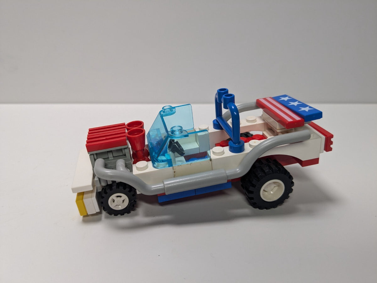 LEGO Town: Screaming Patriot (6646) - Complete - minifigures