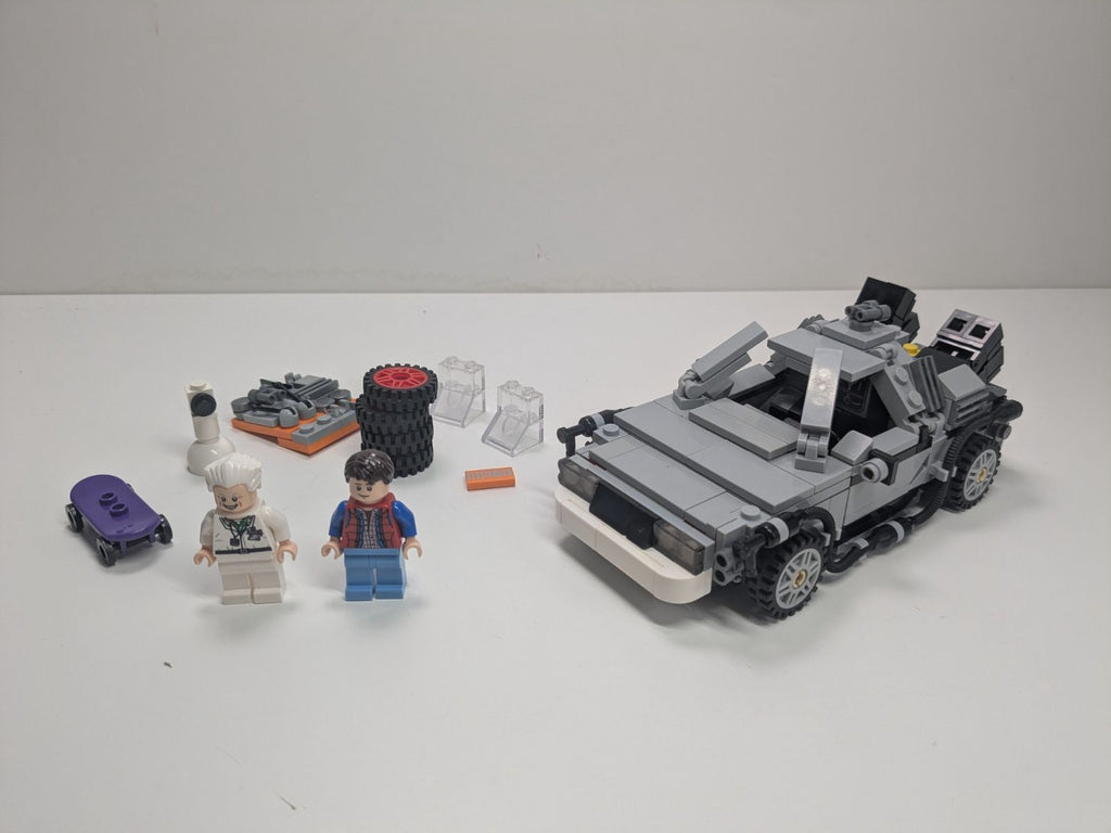 LEGO LEGO Ideas and CUUSOO: The DeLorean Time Machine (21103) - Complete - built set