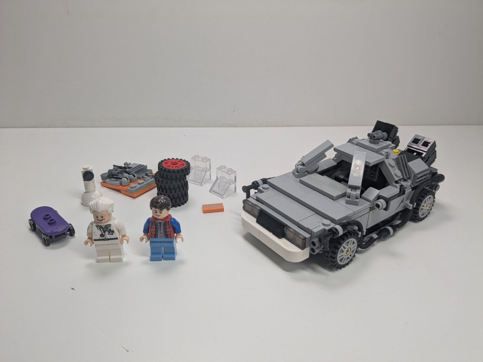 LEGO LEGO Ideas and CUUSOO: The DeLorean Time Machine (21103) - Complete - built set