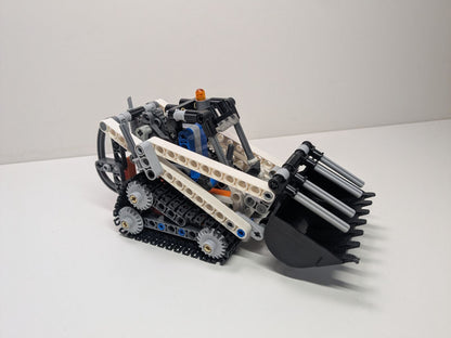 LEGO Technic: Compact Tracked Loader (42032) - Complete - set details