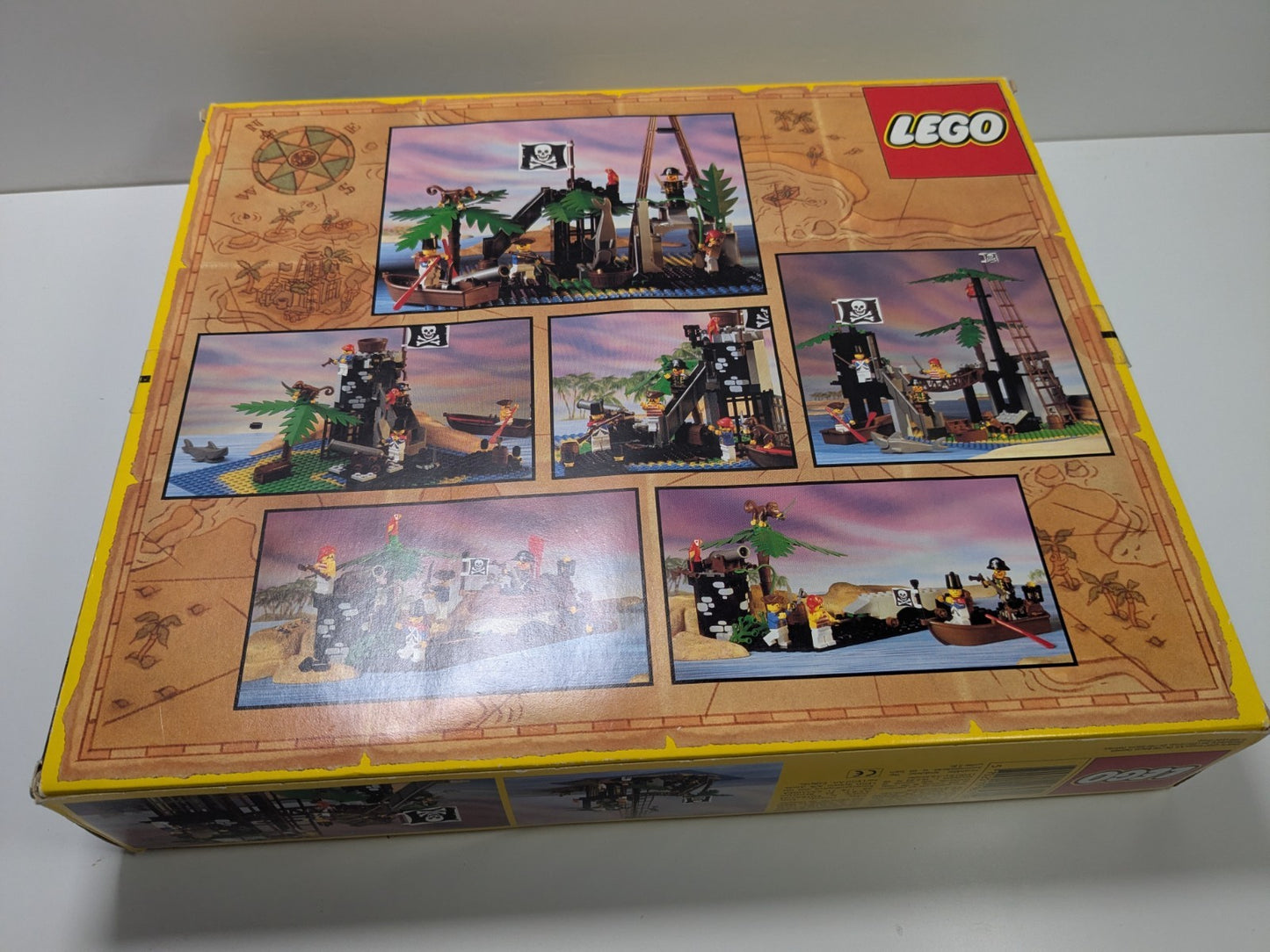 LEGO Pirates: Forbidden Island (6270) - Complete