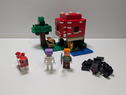 LEGO Minecraft: The Mushroom House (21179) - Complete